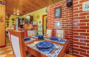 3 Bedroom Cozy Apartment In Crikvenica