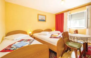 1 Bedroom Amazing Apartment In Karlobag 