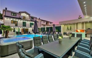 Lovely Home In Imotski With Sauna 