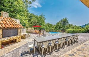 Beautiful Apartment In Grizane With Kitchen 