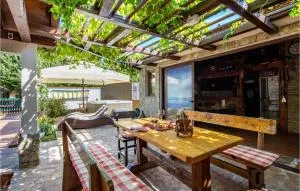 Awesome Home In Senj With Jacuzzi - Prokički Grabar