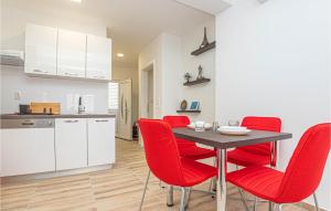 Stunning Apartment In Brodarica