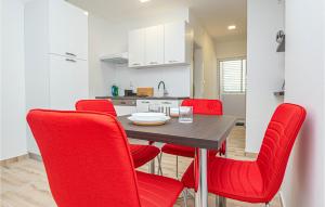 Stunning Apartment In Brodarica 