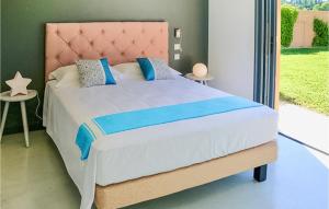 Cozy Home In Maillane With Kitchen