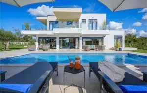 Nice Home In Jehnici With Wifi - Perkovići