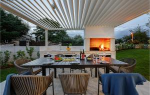 Nice Home In Jehnici With Wifi 