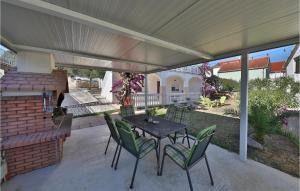 Two-Bedroom Apartment With Sea View In Marina