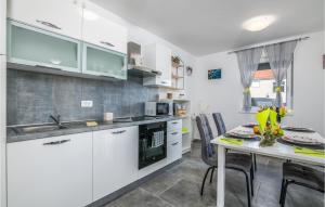 2 Bedroom Awesome Apartment In Cizici