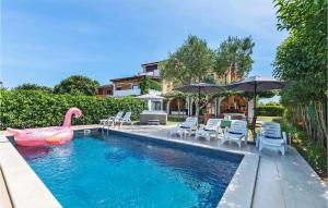 Stunning Home In Umag