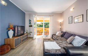 Beautiful Home In Sorici-Kanfanar With Kitchen 