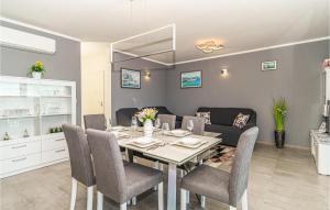 Awesome Apartment In Seget Donji