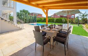 Amazing Home In Rosini With Wifi 