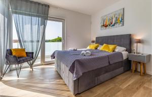 Lovely Home In Premantura With Jacuzzi 