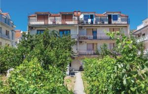 3 Bedroom Gorgeous Apartment In Trogir 