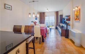 Amazing Apartment In Moscenicka Draga 