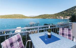 Lovely Apartment In Dubrava With House Sea View 