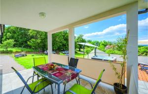 Stunning Home In Rakotule With Jacuzzi 