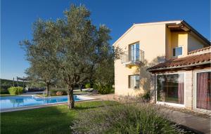 Beautiful Home In Matohanci With Kitchen