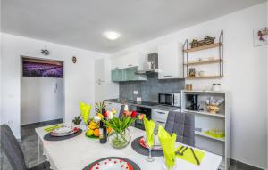 2 Bedroom Awesome Apartment In Cizici