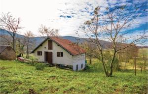 2 Bedroom Beautiful Apartment In Stolac