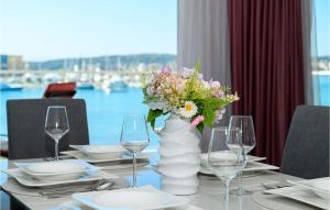 Awesome Apartment In Seget Donji