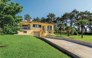 3 Bedroom Cozy Apartment In Nedescina 