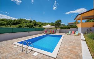 Beautiful Home In Sorici-Kanfanar With Kitchen 