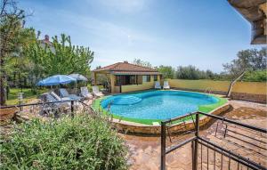 1 Bedroom Cozy Apartment In Porec 