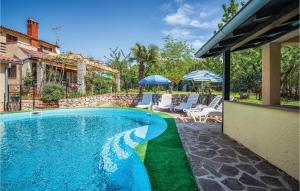 1 Bedroom Cozy Apartment In Porec