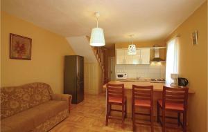 6 Bedroom Amazing Home In Crni Kal