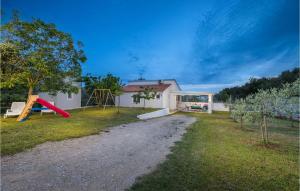 Two-Bedroom Holiday Home In Fazana