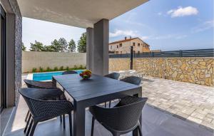 Lovely Home In Pula With Wifi