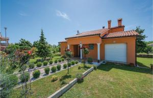 Three-Bedroom Holiday Home In Nedescina