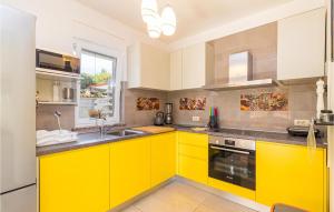 Gorgeous Home In Pula With Wifi