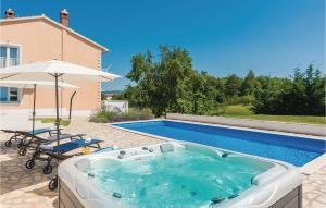 3 Bedroom Stunning Home In Nedescina 