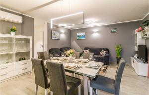 Awesome Apartment In Seget Donji