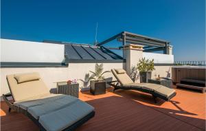 Awesome Home In Novigrad With Kitchen