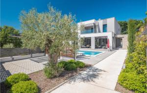 3 Bedroom Gorgeous Home In Medulin