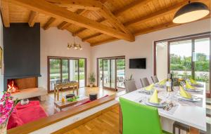 4 Bedroom Nice Home In Stokovci 