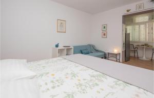 Nice Apartment In Baska Voda With Wifi