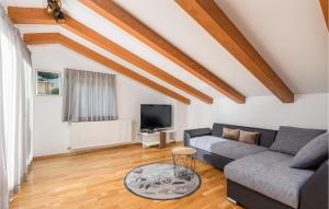 4 Bedroom Cozy Home In Matulji 