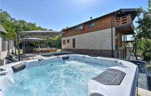 Stunning Home In Donja Poljana