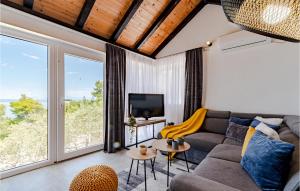 1 Bedroom Beautiful Home In Blato