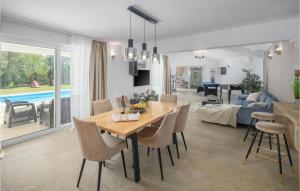 Awesome Home In Sveti Petar U Sumi