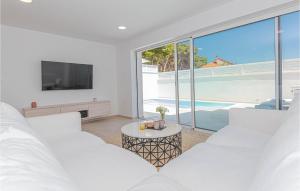Amazing Home In Zablace 