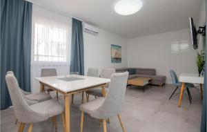 Beautiful Home In Vir With Sauna