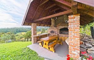 Awesome Home In Dubranec With Wifi 