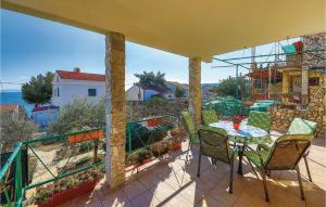2 Bedroom Stunning Apartment In Seget Vranjica 