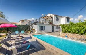 Beautiful Home In Gajana With Jacuzzi - Krnjaloža