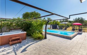 Beautiful Home In Gajana With Jacuzzi